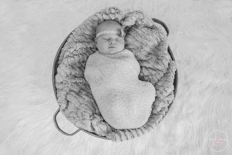 Babyfotos  Newborn: Der erste Tag auf Erden