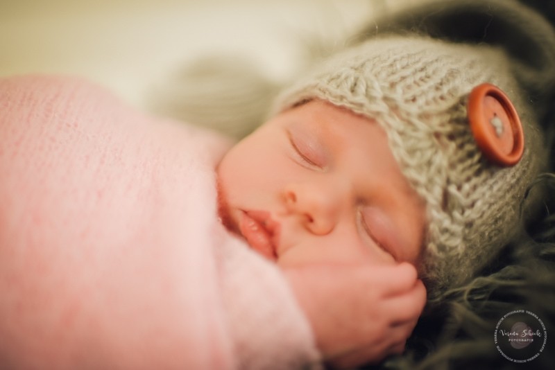 Babyfotos  Newborn: Der erste Tag auf Erden